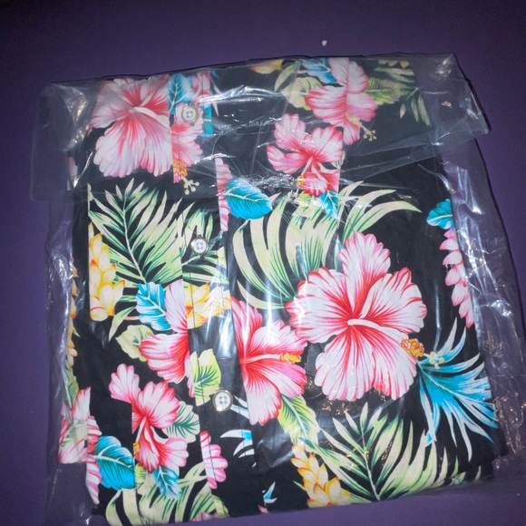 NWT Hawaiian shirt - Picture 3 of 5